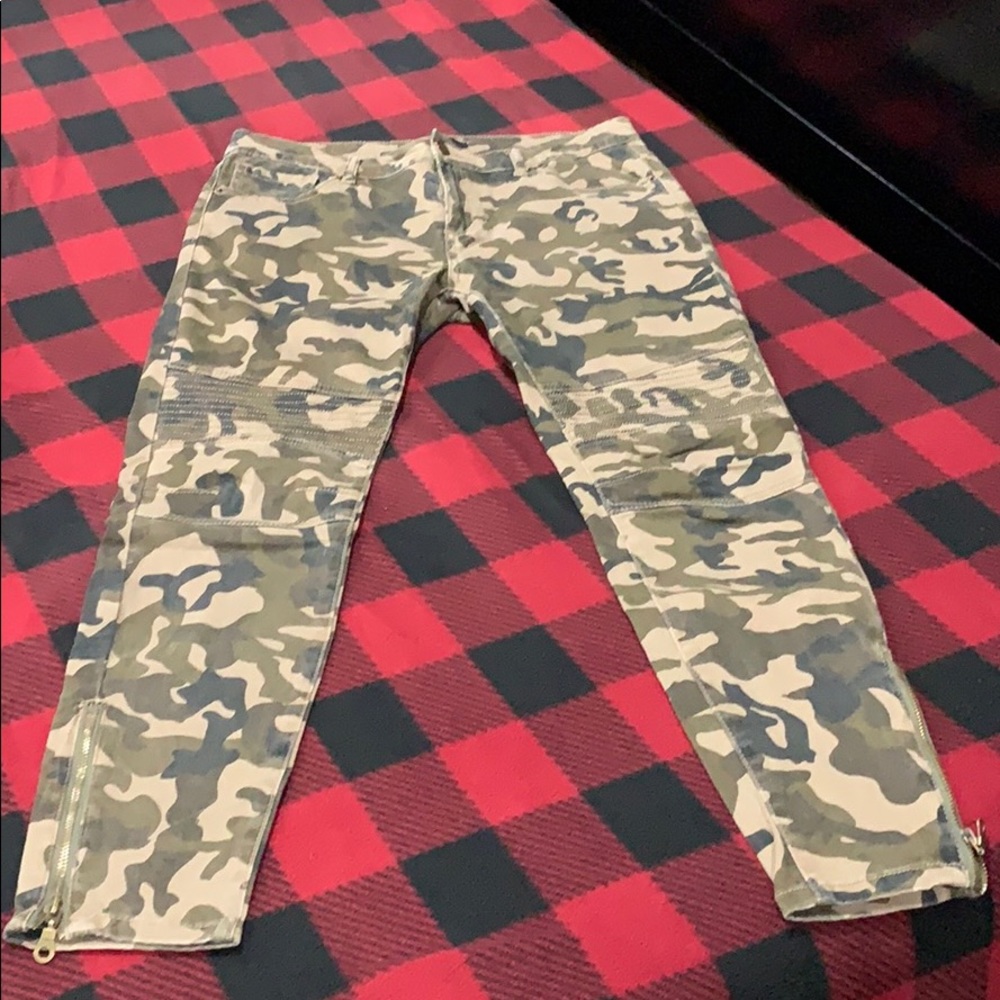 Camo pants